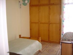 Single-bedroom