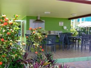 Barbeque adjoins swimming pool