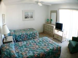 Twin bedroom