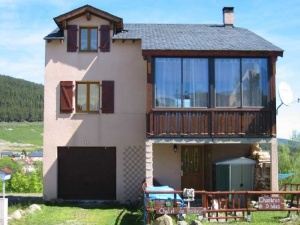 Formigueres holiday chalet rental