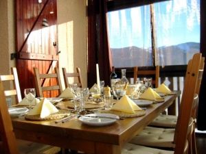 chalet dining room