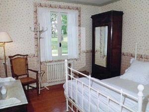 Bedroom #2 has queen bed