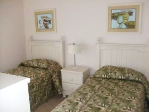 Bedroom 3 twin beds