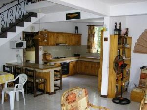 Kitchen and breakfast bar