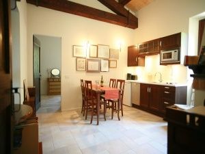 Verdicchio Apartment