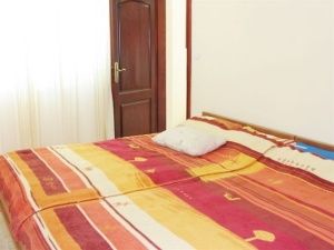 Double bedroom with 2 beds