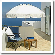 Outdoor & indoor on one level 