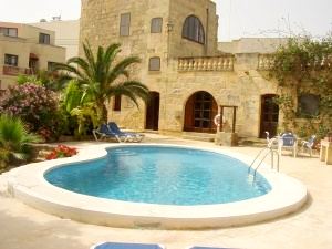 Xaghra vacation farmhouse rental