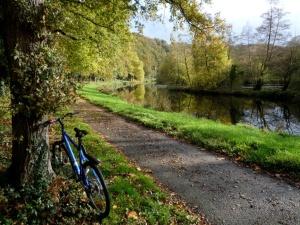 Canal cycling and lunching!