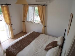 Twin room made up as Queen