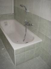 detail of second bathroom