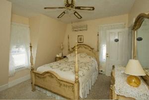 B&B Side view of the Ocean Rm