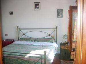 Double bedroom & wardrobes