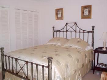 Oceanview Bedroom, Queen Bed