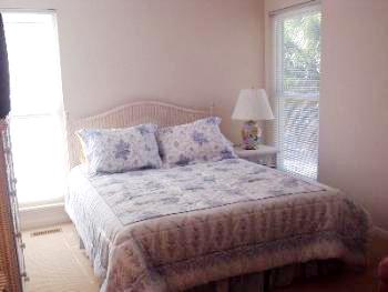 Oceanview Bedroom, Queen Bed
