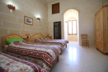 Bedroom with shower ensuite