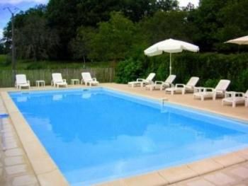 Holiday house with pool near Bergerac