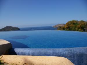 Shared Infinity Pool