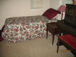 3rd bdrm with 2 twin beds