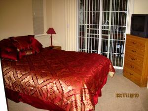 2nd bdrm  with queen bed