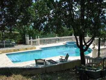 Shade to escape the sun