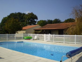 Vendee holiday home with pool