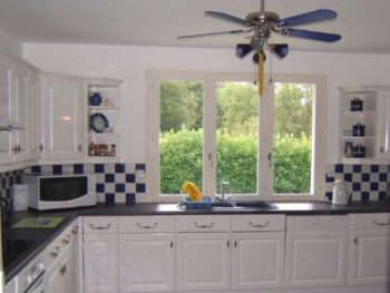 Large fully fitted kitchen