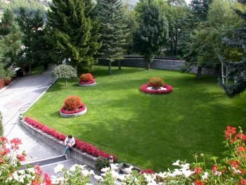 Chalet Tania Front Garden