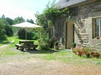 Belle-Isle-en-Terre holiday cottage