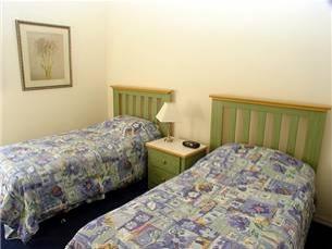 Beachwalk villa twin bedroom