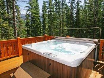 Hot tub on the deck