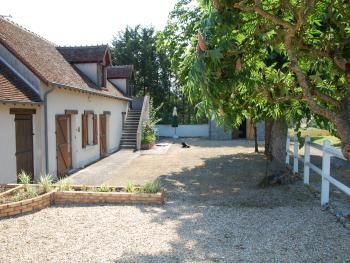 Entrance to Les Amis