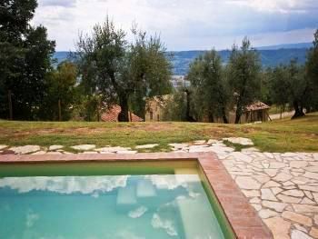 Pool overlooks house & valley