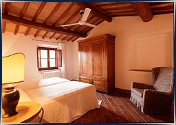 villa sernigi twin bedroom