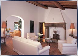 villa sernigi fireplace living