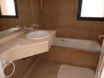 Master bedroom en-suite