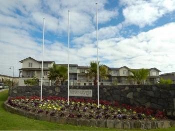 Botany Downs Waldorf Apartment