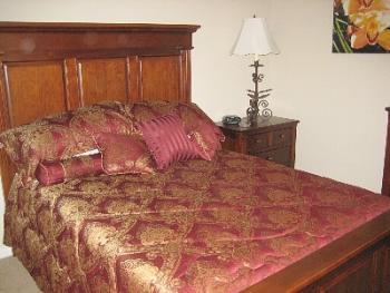Bedroom 2 - Queen Bed