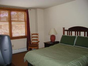 Master Suite, Queen Bed