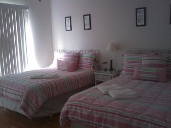 Bedroom with 2 Full Beds