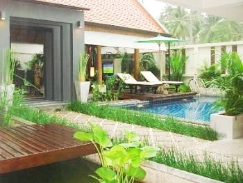 Totally private pool