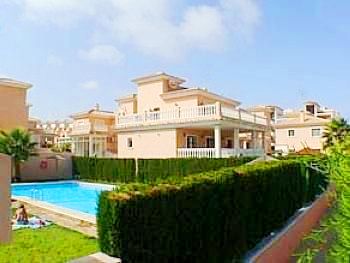 Family holiday villa in Torrevieja