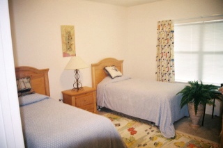Twin bedroom