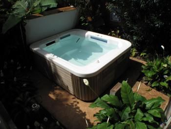 5 person Jacuzzi