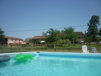 Above ground pool - 32 x 16 ft