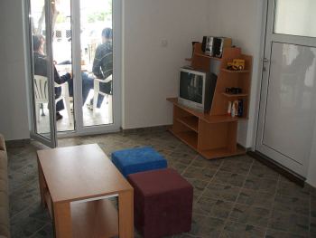 livingroom, exit to terasse