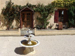 Gite bedroom courtyard