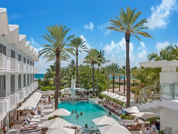  Right on the beach-ocean fron