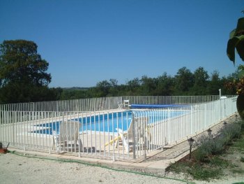 Child safe pool barrier