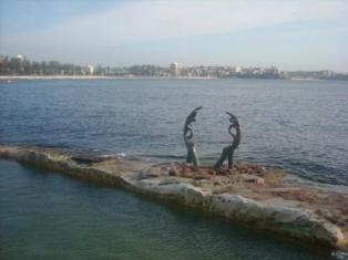 Walk along Manly walk way